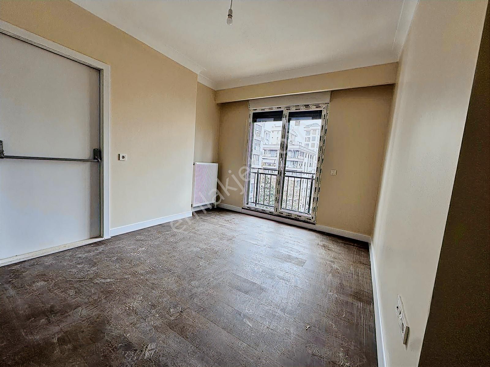 Erenköy Taşmektep Sokakta Aydınlık Balkonlu Satılık Daire - Görsel 30