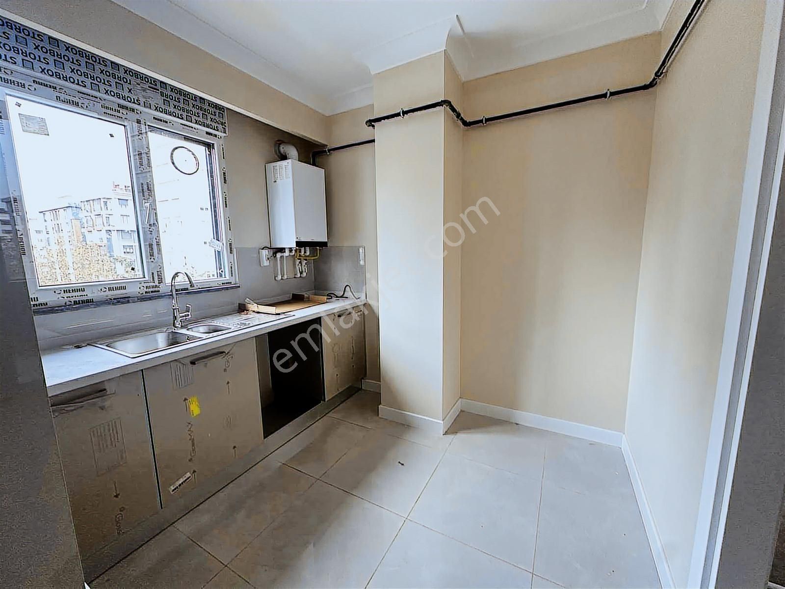 Erenköy Taşmektep Sokakta Aydınlık Balkonlu Satılık Daire - Görsel 16