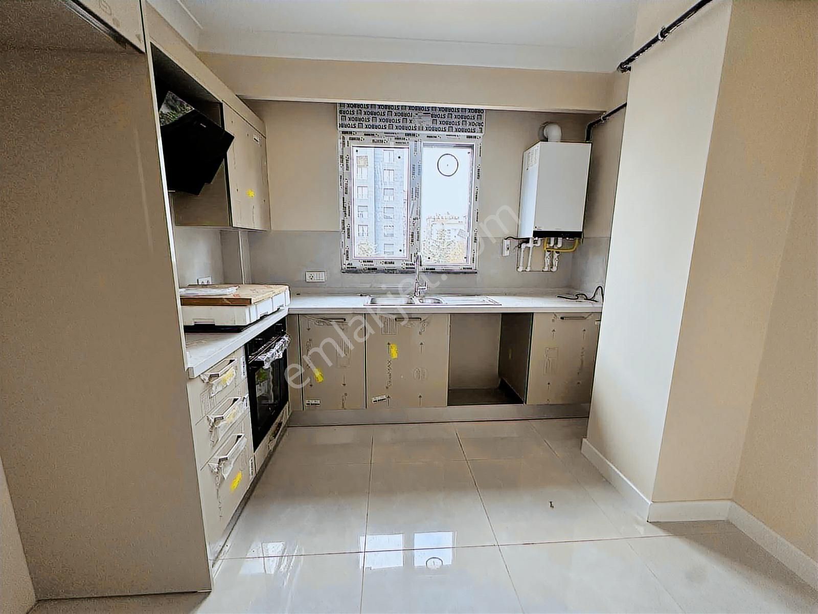 Erenköy Taşmektep Sokakta Aydınlık Balkonlu Satılık Daire - Görsel 22