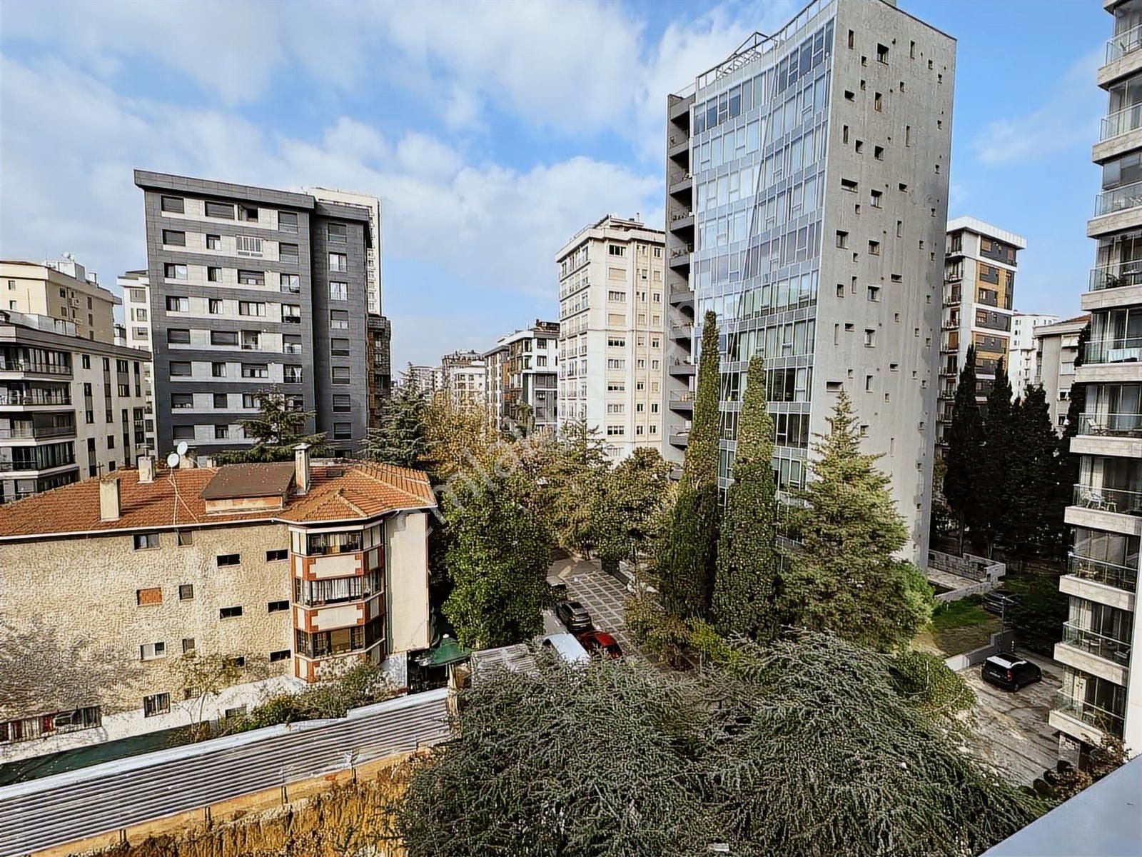 Erenköy Taşmektep Sokakta Aydınlık Balkonlu Satılık Daire - Görsel 15