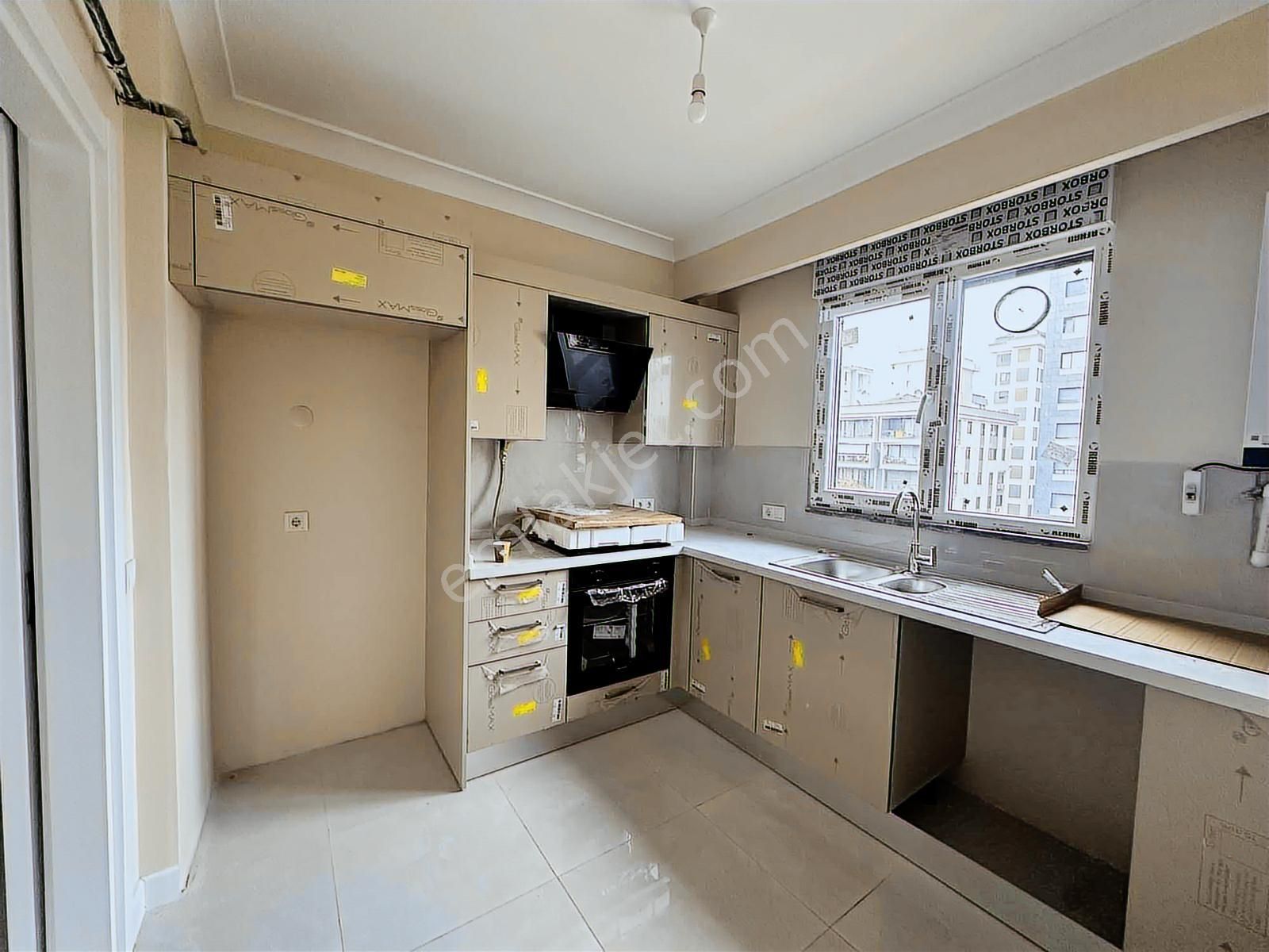 Erenköy Taşmektep Sokakta Aydınlık Balkonlu Satılık Daire - Görsel 18