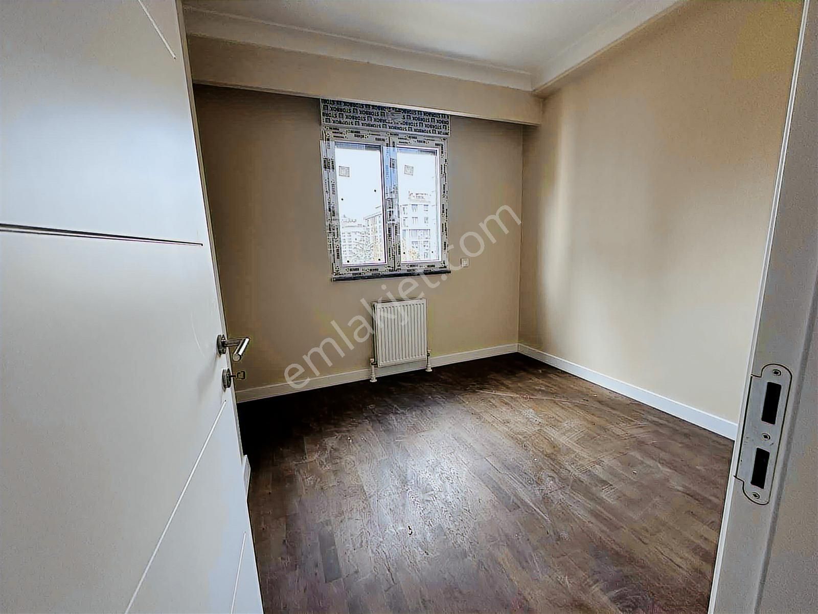 Erenköy Taşmektep Sokakta Aydınlık Balkonlu Satılık Daire - Görsel 19