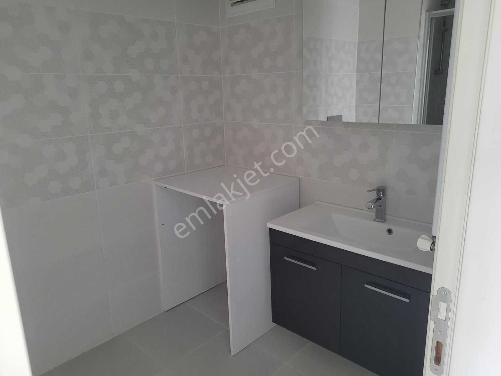 Almarin Park Sitesinde Peyzaj Manzaralı Ebeveyn Banyolu 3+1 - Görsel 15