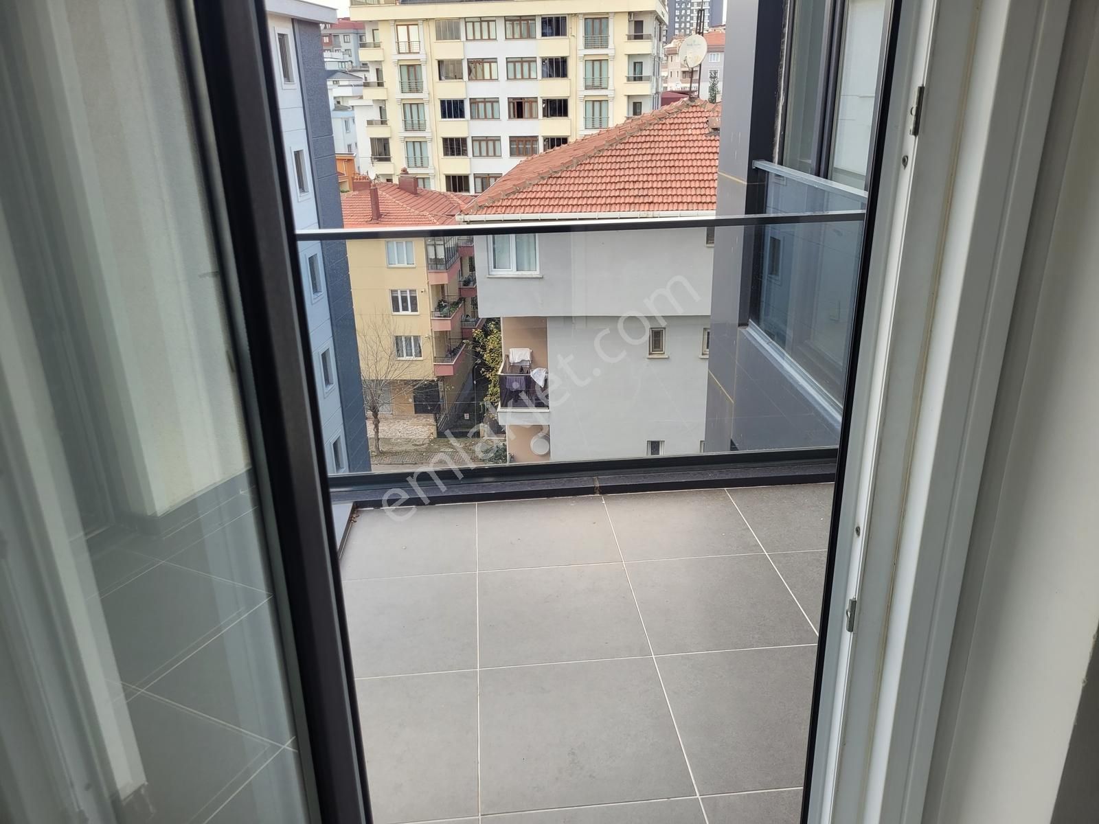 Almarin Park Sitesinde Peyzaj Manzaralı Ebeveyn Banyolu 3+1 - Görsel 3