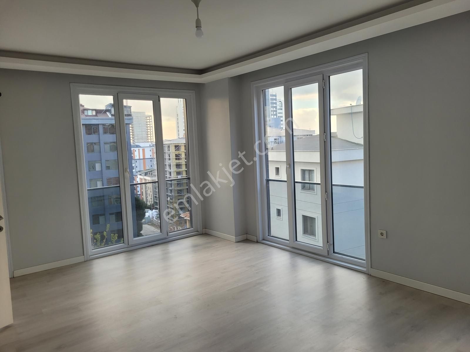 Almarin Park Sitesinde Peyzaj Manzaralı Ebeveyn Banyolu 3+1 - Görsel 14