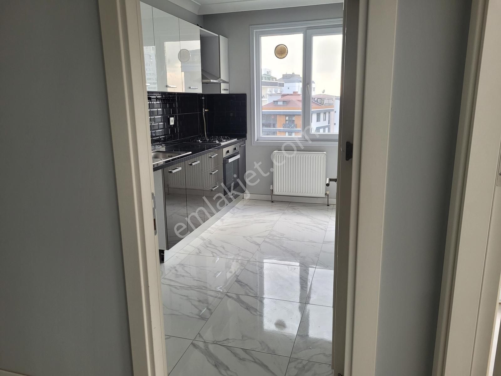 Almarin Park Sitesinde Peyzaj Manzaralı Ebeveyn Banyolu 3+1 - Görsel 24