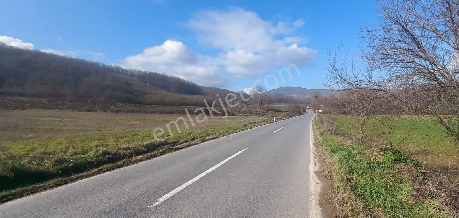 Akmeşe Cumhuriyet Mahallesi'nde Yolu Geçme Hakkı Alınmış Tarla - Görsel 3