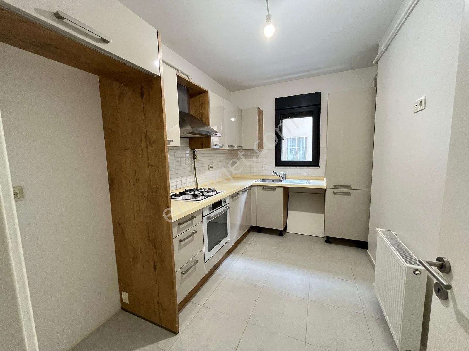 Utkudan Kozyatağında Minibüs Cad. Paralel Balkonlu Satılık 3+1 - Görsel 6