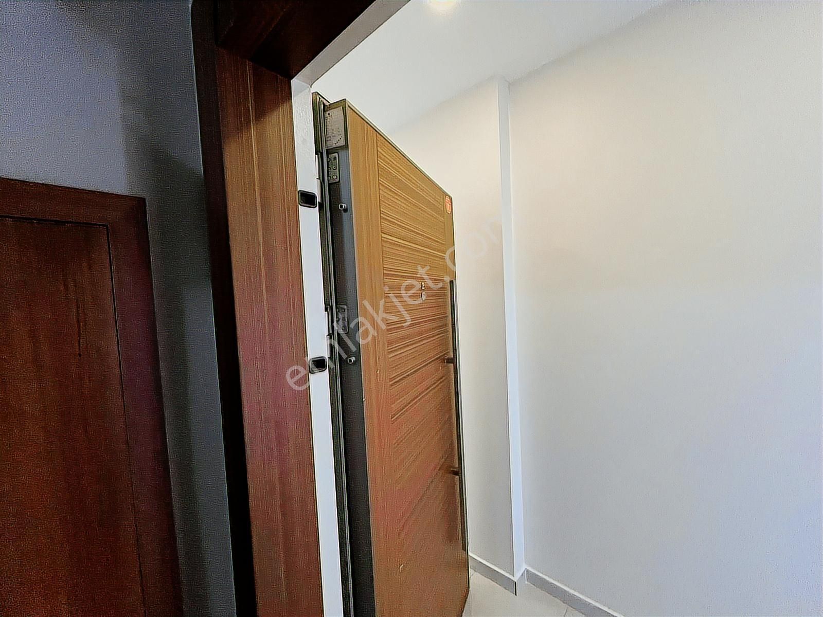 Utkudan Kozyatağında Minibüs Cad. Paralel Balkonlu Satılık 3+1 - Görsel 9