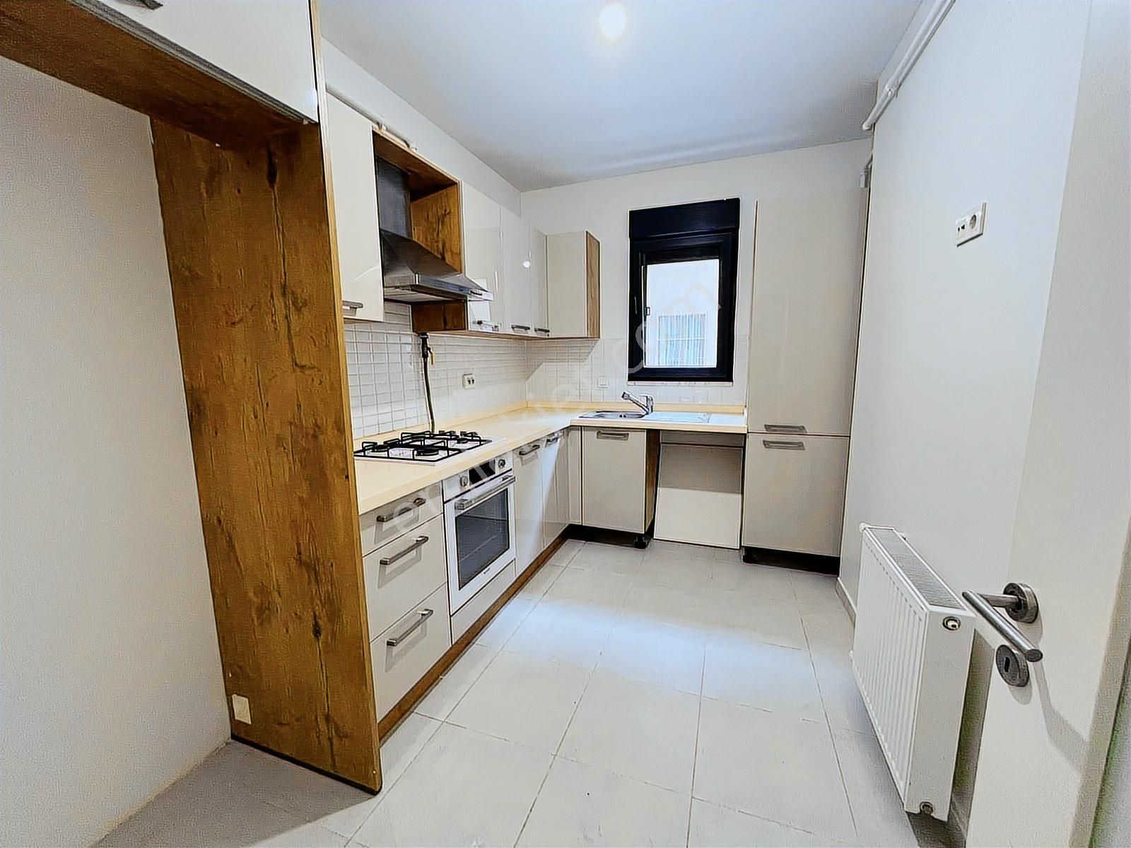 Utkudan Kozyatağında Minibüs Cad. Paralel Balkonlu Satılık 3+1 - Görsel 27