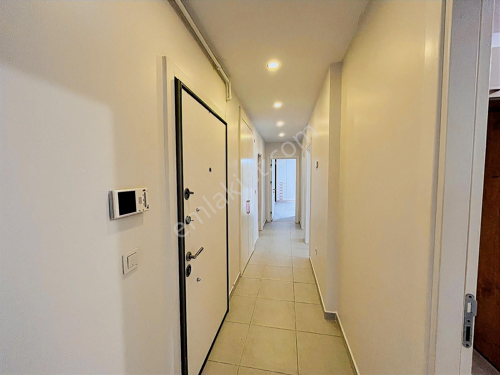 Utkudan Kozyatağında Minibüs Cad. Paralel Balkonlu Satılık 3+1 - Görsel 16