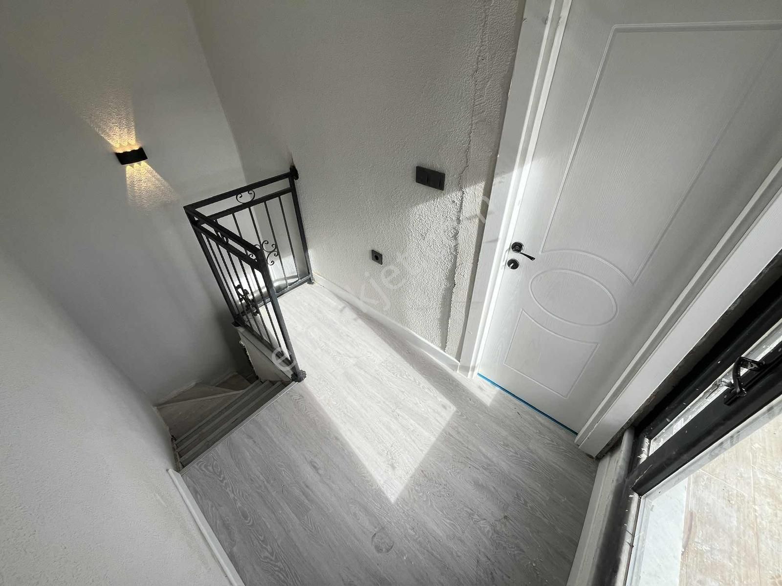 Gürsoy'dan Kızılkeçilide Müstakil Bahçeli Köy Evi - Görsel 14