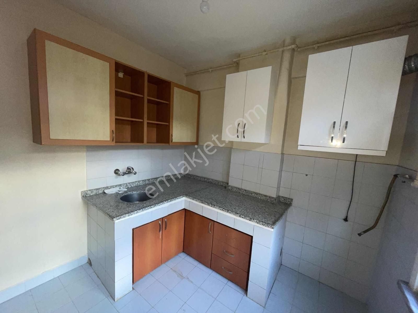 Koru Emlaktan Doğalgazlı, Çift Balkonlu,ara Kat Kiralık Daire - Görsel 16