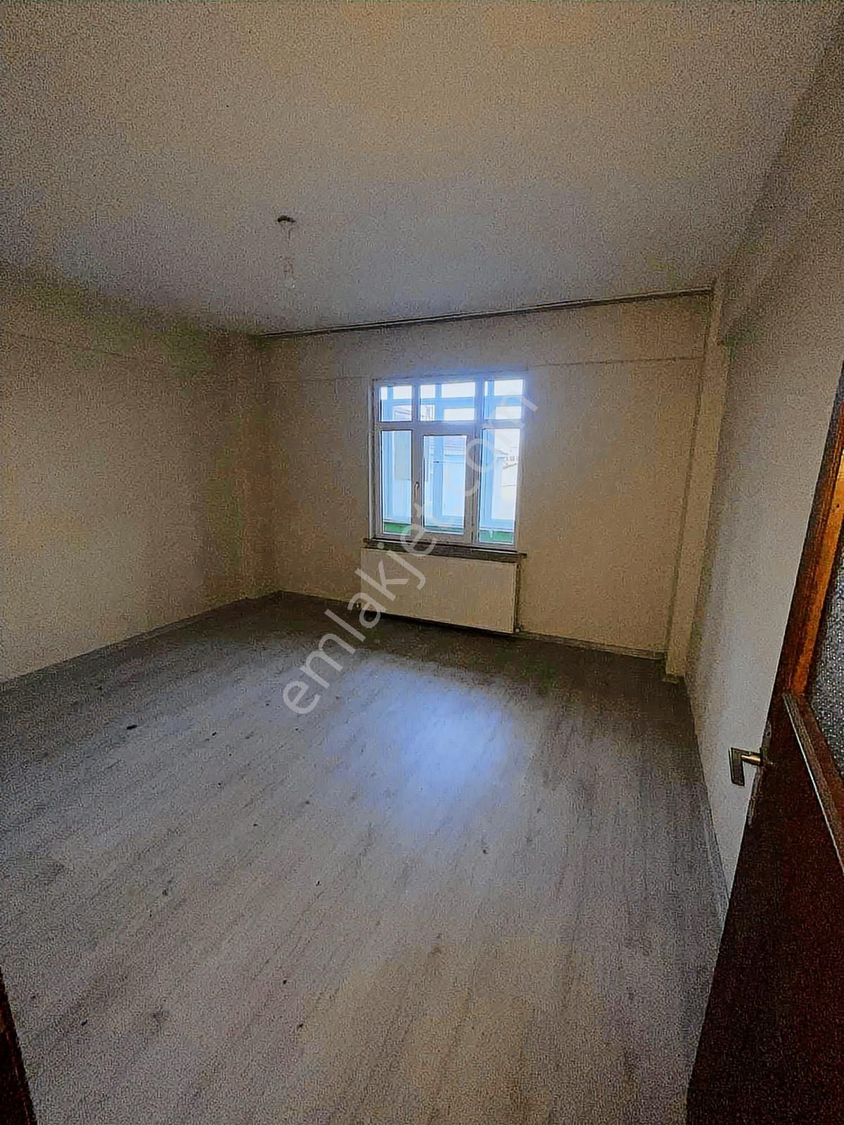 Koru Emlaktan Doğalgazlı, Çift Balkonlu,ara Kat Kiralık Daire - Görsel 30