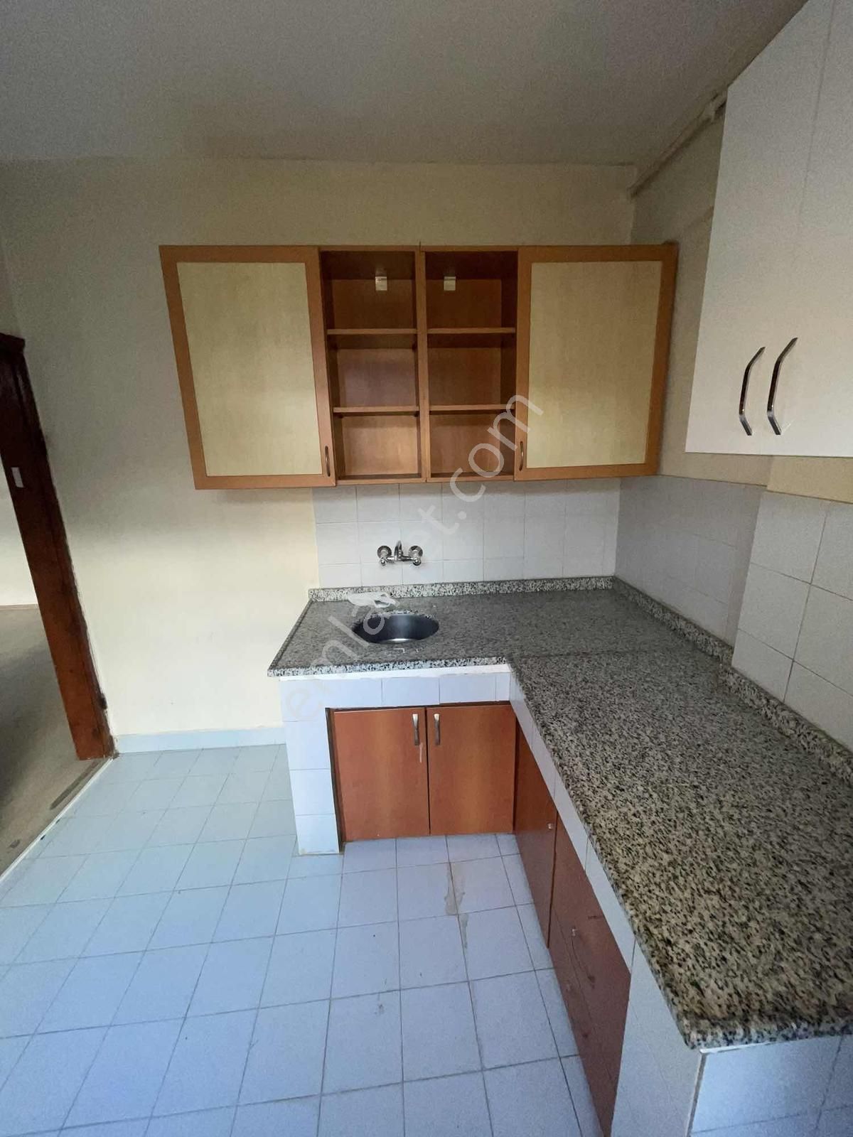 Koru Emlaktan Doğalgazlı, Çift Balkonlu,ara Kat Kiralık Daire - Görsel 8