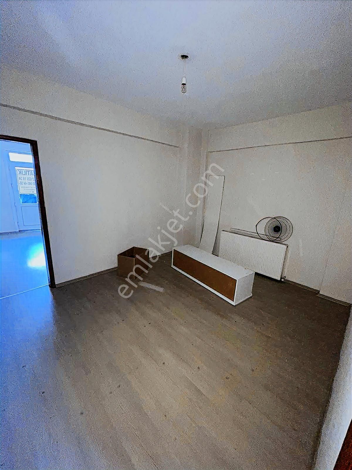 Koru Emlaktan Doğalgazlı, Çift Balkonlu,ara Kat Kiralık Daire - Görsel 19