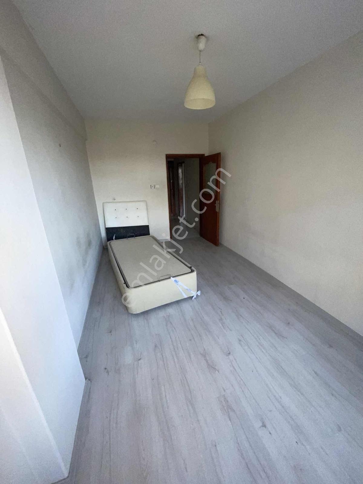 Koru Emlaktan Doğalgazlı, Çift Balkonlu,ara Kat Kiralık Daire - Görsel 31
