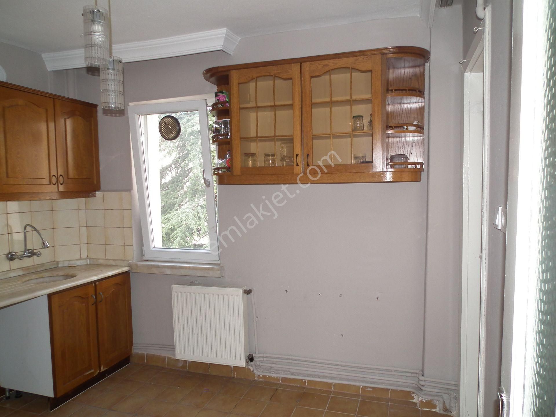 Kiralık 3+1 Daire- Metro Yanında- Güzel Lokasyonda - Görsel 22