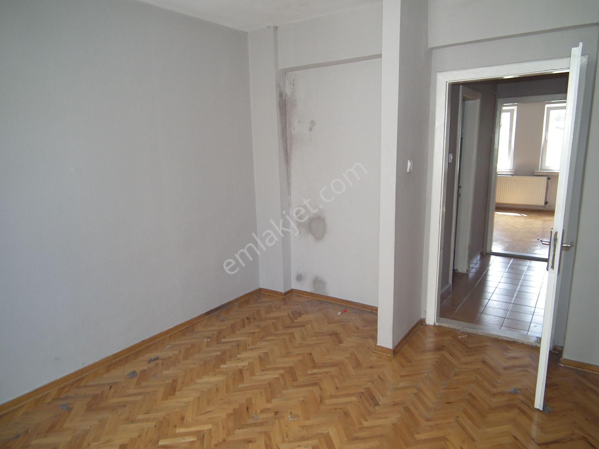 Kiralık 3+1 Daire- Metro Yanında- Güzel Lokasyonda - Görsel 26