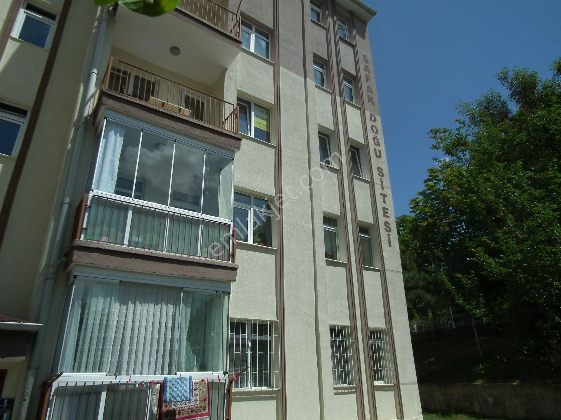 Kiralık 3+1 Daire- Metro Yanında- Güzel Lokasyonda - Görsel 30