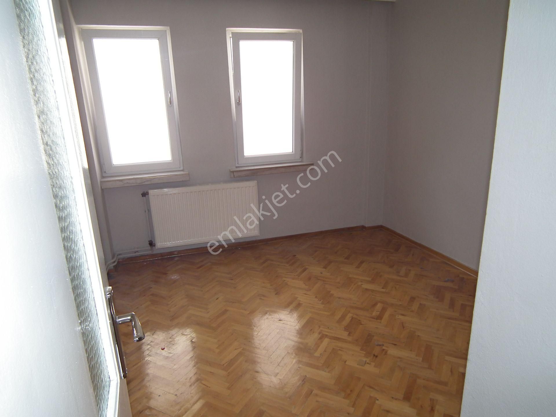 Kiralık 3+1 Daire- Metro Yanında- Güzel Lokasyonda - Görsel 25