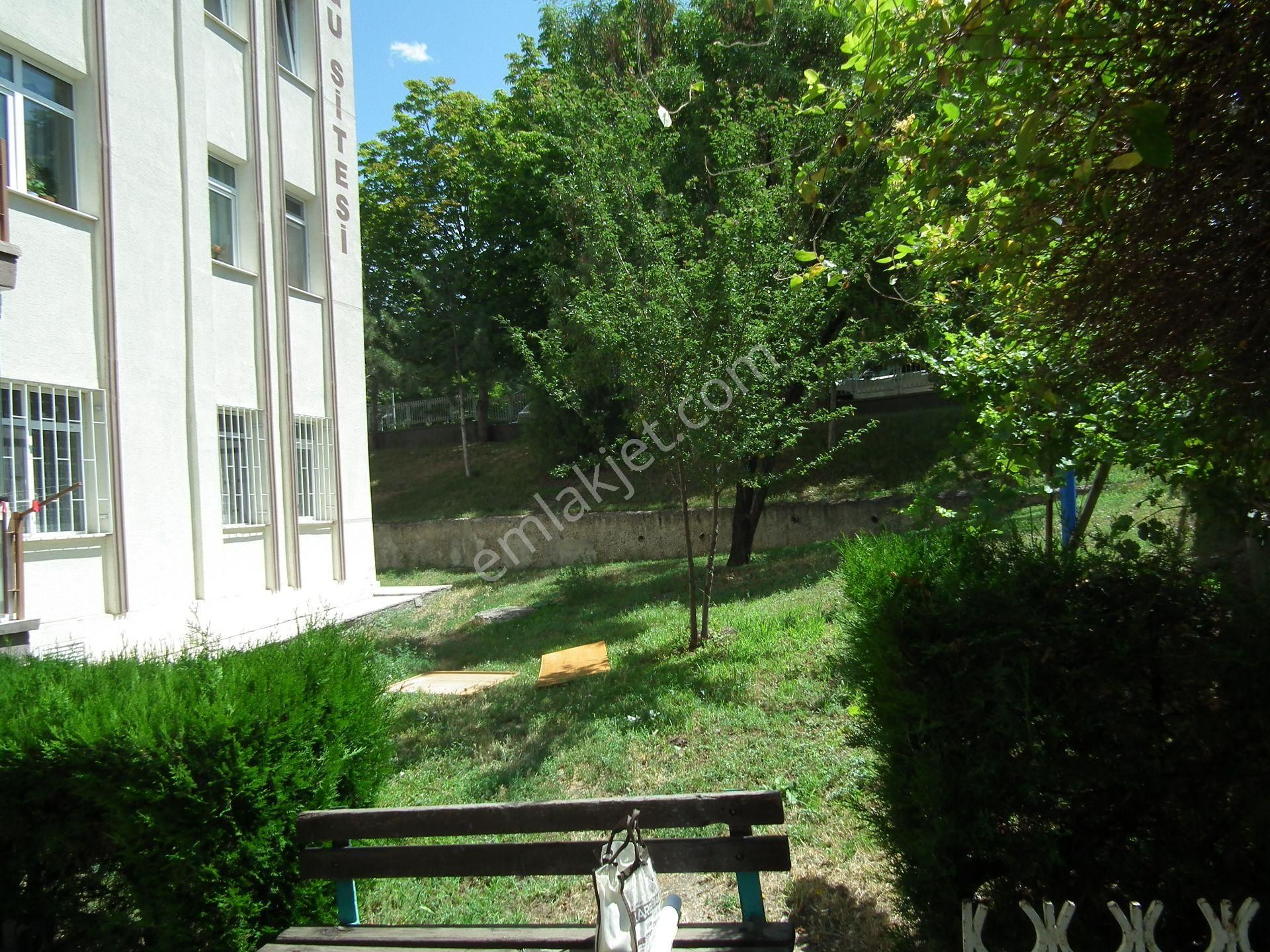 Kiralık 3+1 Daire- Metro Yanında- Güzel Lokasyonda - Görsel 32