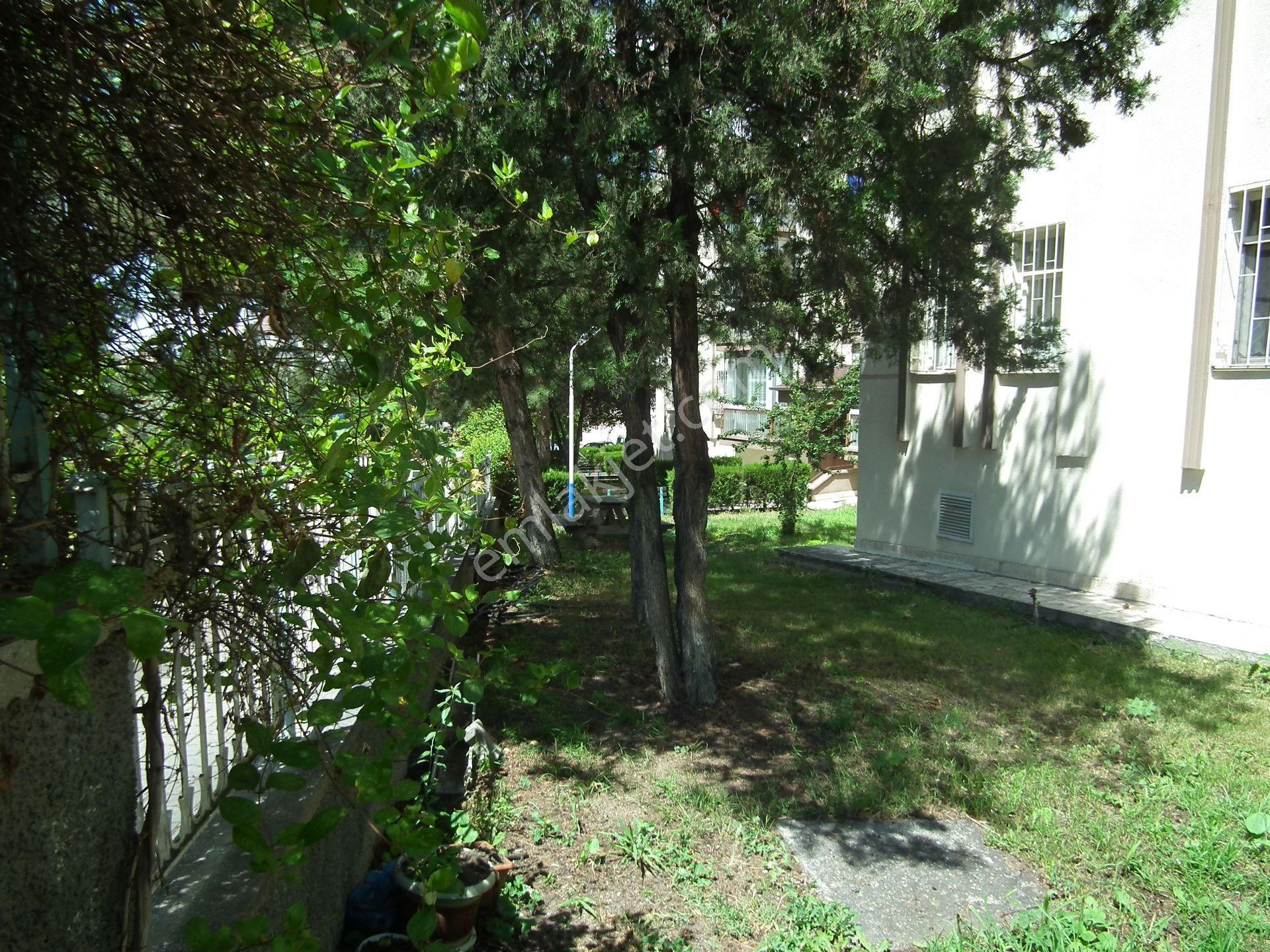 Kiralık 3+1 Daire- Metro Yanında- Güzel Lokasyonda - Görsel 31