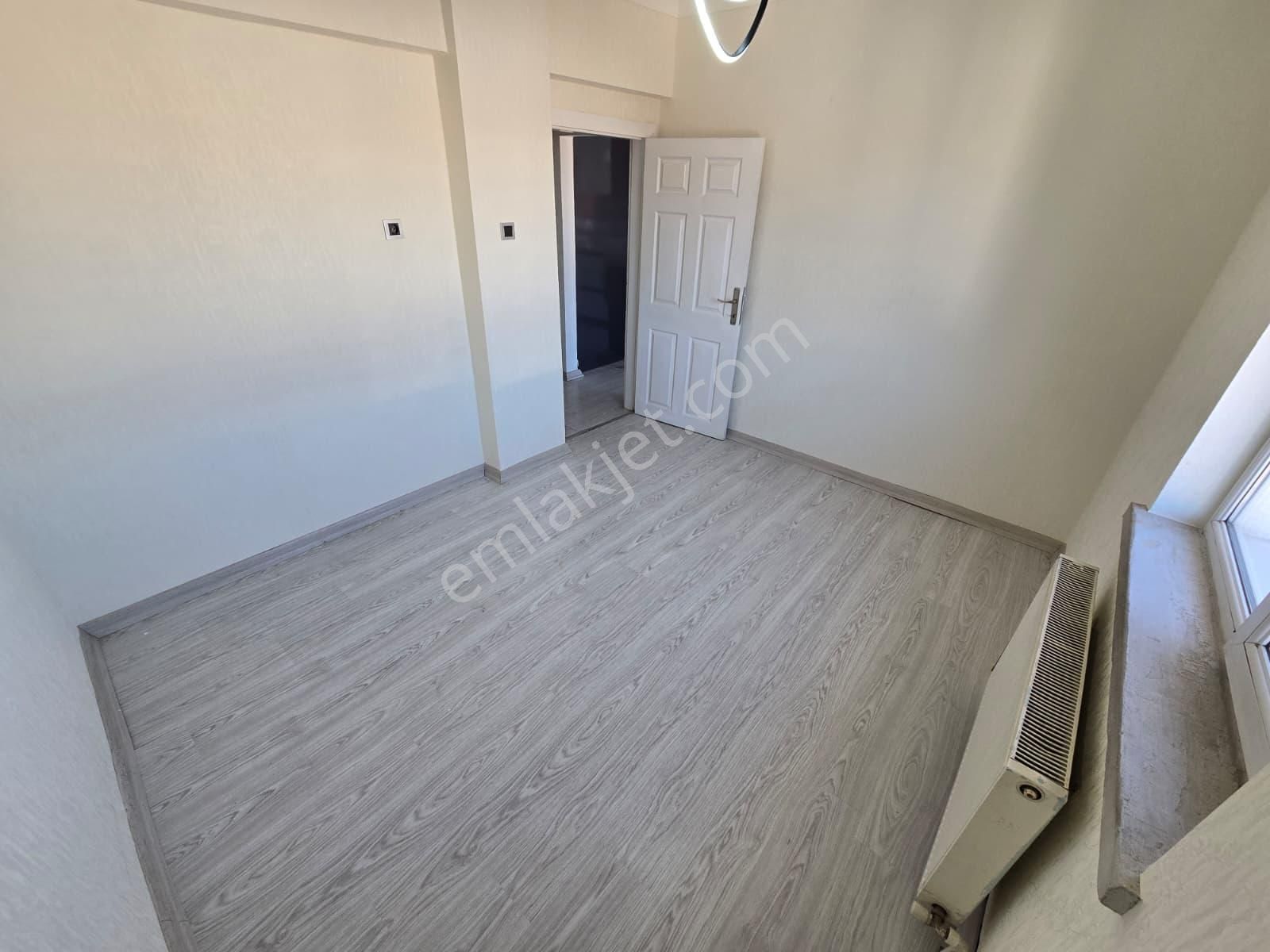 Sincan'da Vatan Cad. Üzeri 3+1 Full Yapılı Kilerli Mükemmel Konumda Satılık Daire - Görsel 21