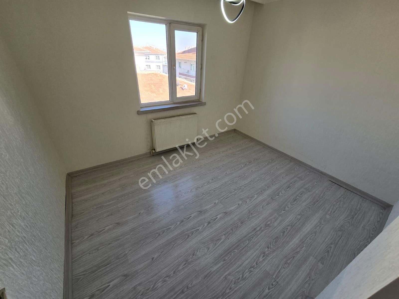 Sincan'da Vatan Cad. Üzeri 3+1 Full Yapılı Kilerli Mükemmel Konumda Satılık Daire - Görsel 18