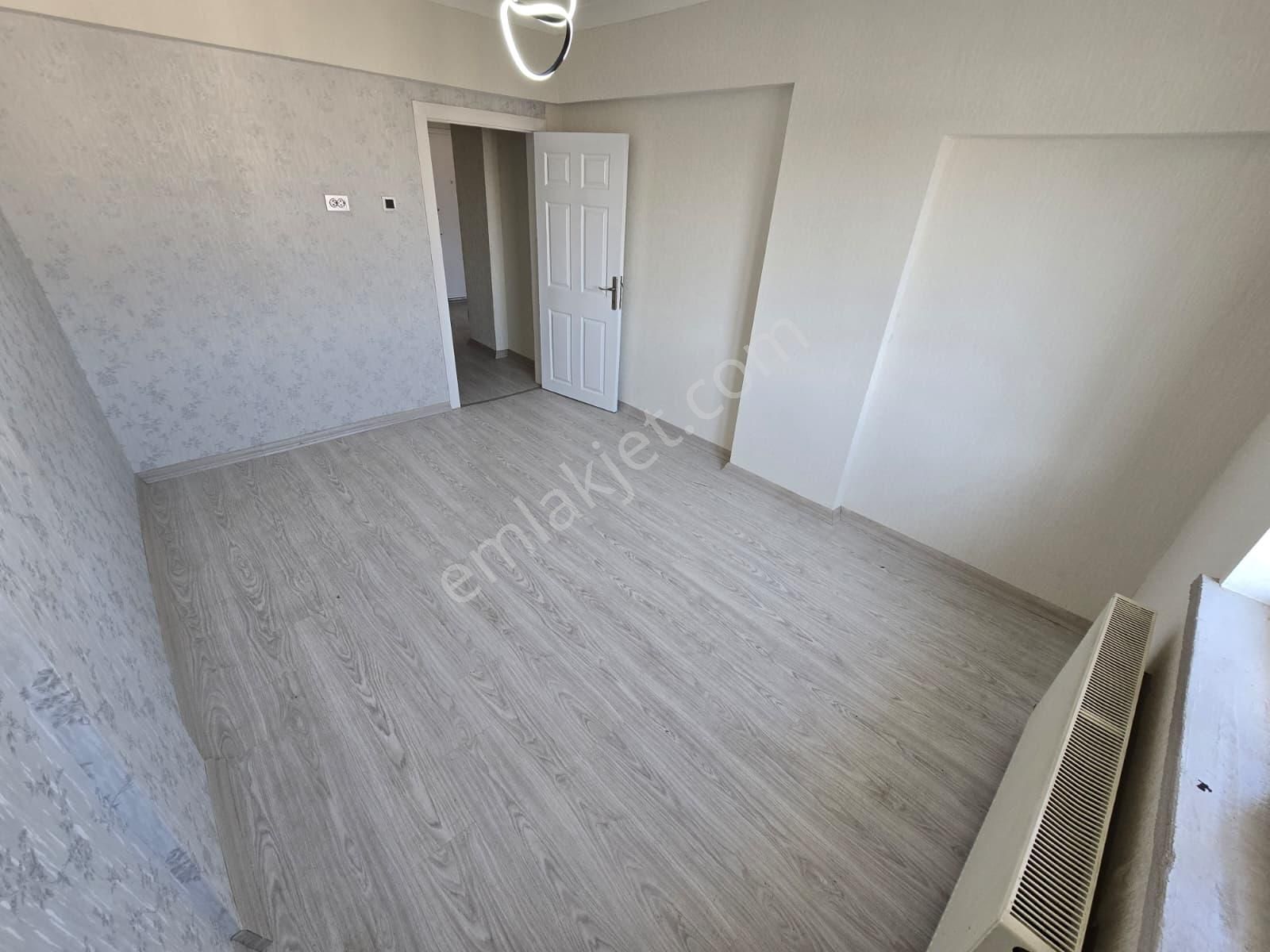 Sincan'da Vatan Cad. Üzeri 3+1 Full Yapılı Kilerli Mükemmel Konumda Satılık Daire - Görsel 23