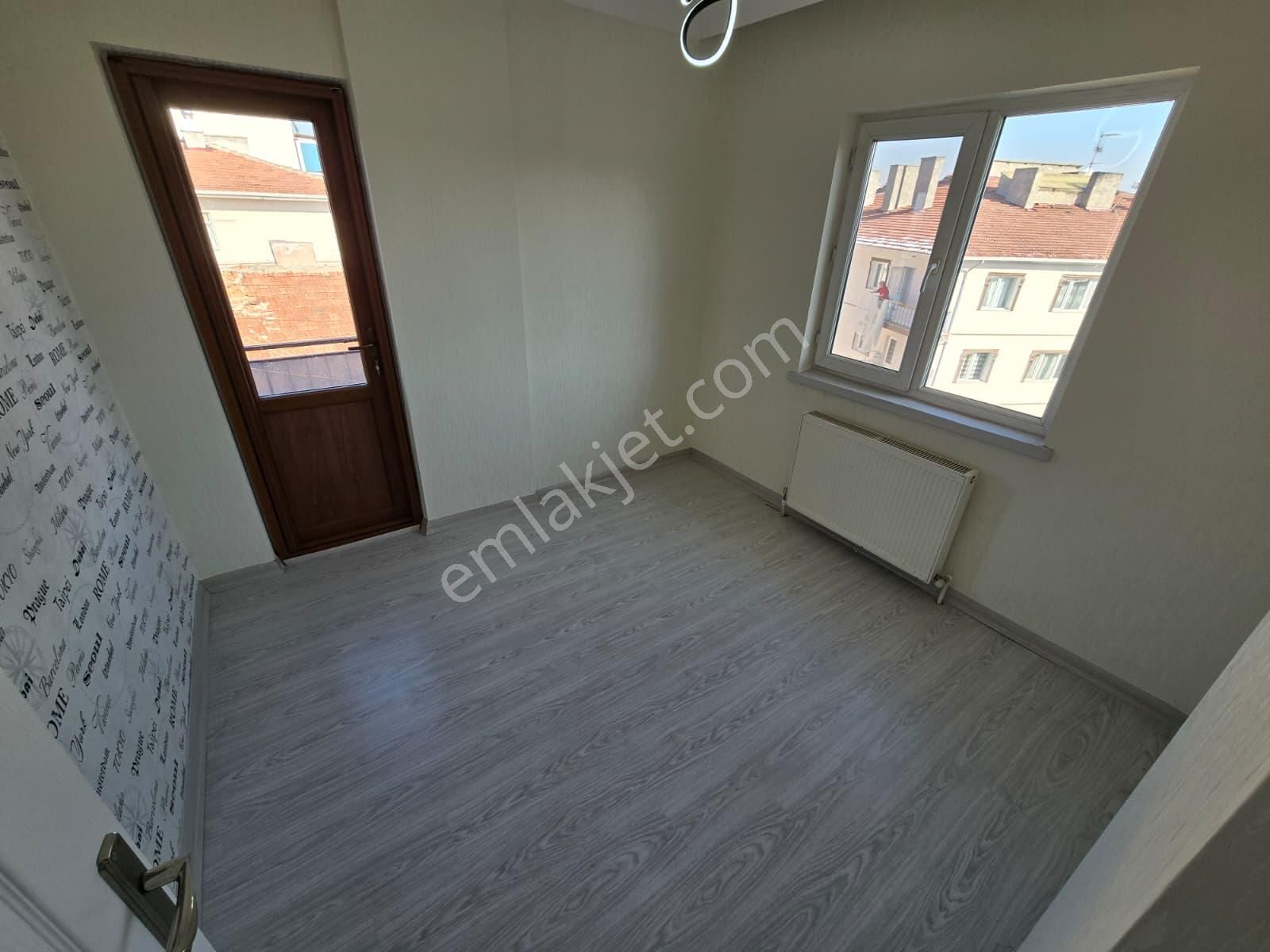 Sincan'da Vatan Cad. Üzeri 3+1 Full Yapılı Kilerli Mükemmel Konumda Satılık Daire - Görsel 5