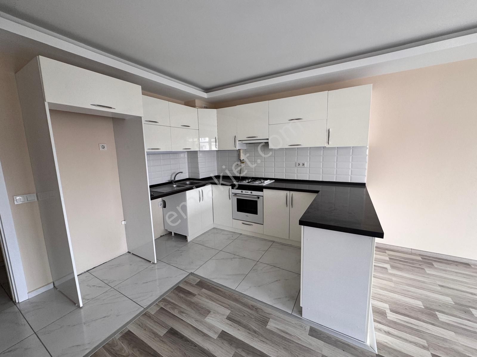 Kuşadası Değirmendere Havuzlu Sitede 2+1 - Görsel 3