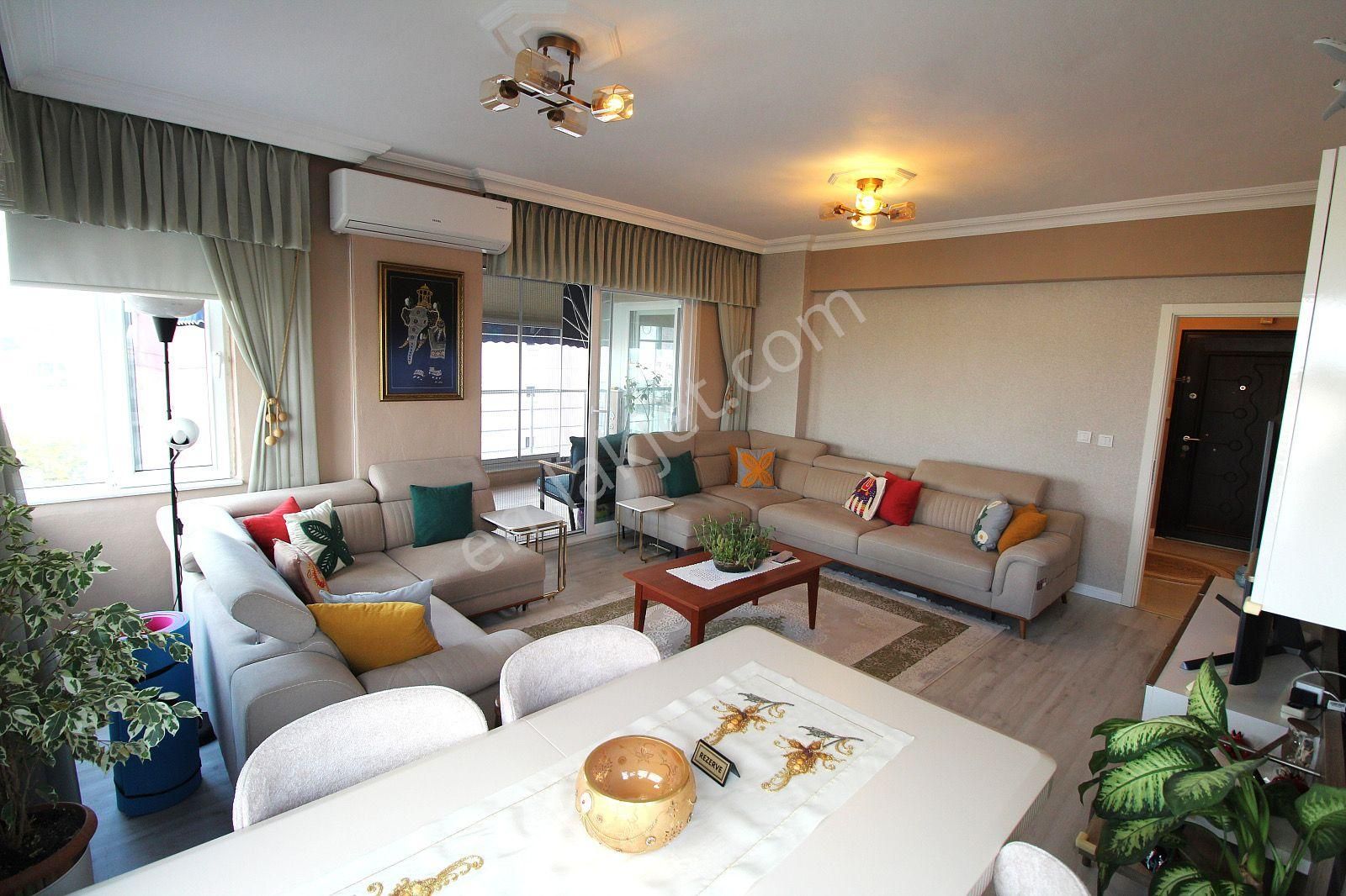 Güzelobada Deniz Manzaralı Kombili Lüks 3+1 Arakat Daire - Görsel 3