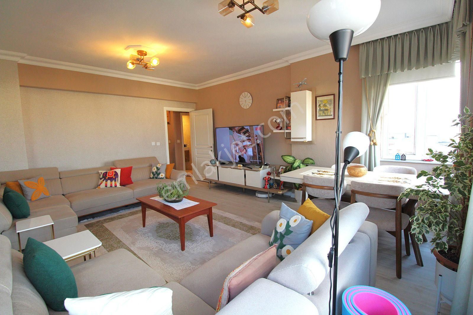 Güzelobada Deniz Manzaralı Kombili Lüks 3+1 Arakat Daire - Görsel 2