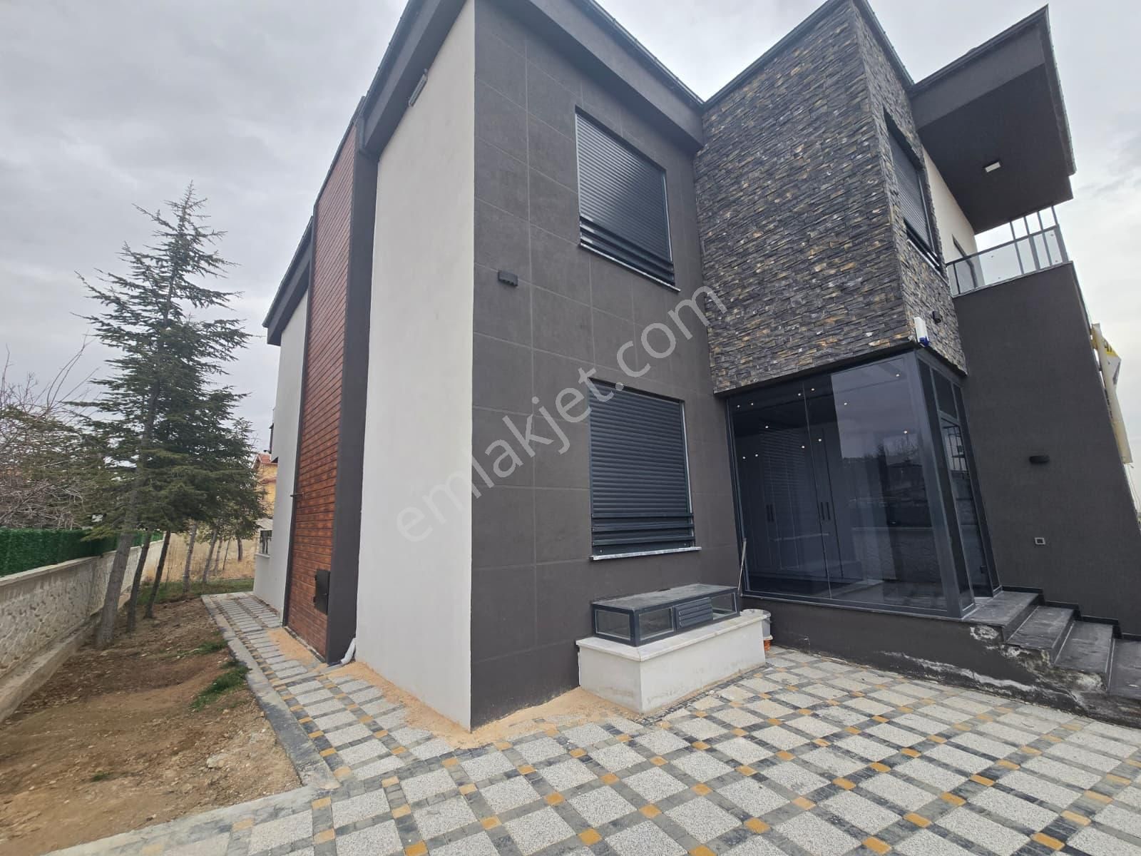 Erenköy Mahallesi Ultra Lüx 10+1 Satılık Villa