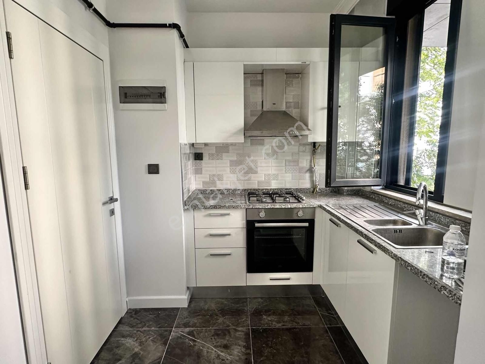 Erenköy Değerbilir Sokakta 5 Yaşında Binada Ferah, Aydınlık - Görsel 12