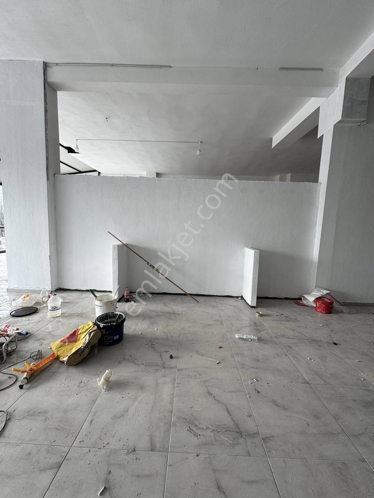 Gökhan Gökdemirden Ana Yola Sıfır Konumda Kiralık Dükkan - Görsel 2