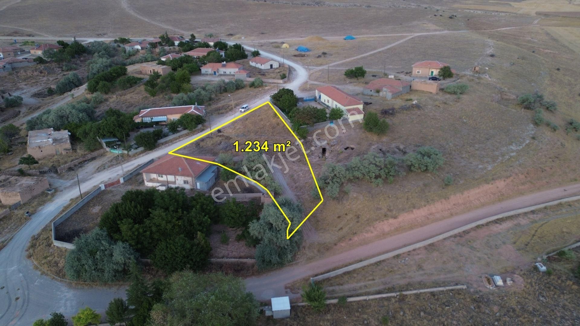 Kırşehir Mucur Asmakaradam Da 1.234 M² Müstakil Tapulu Konut İmarlı Arsa - Görsel 4