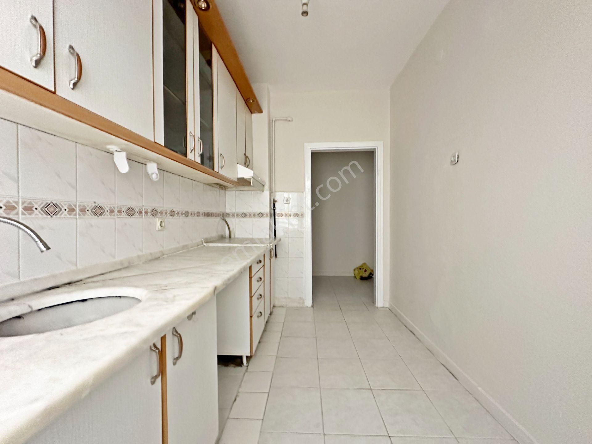 Aşağı Eğlence'de Giresun Caddesine Çok Yakın Mimarlar Sokakta Orta Katta 3+1 Yeni Boyalı Balkonlu! - Görsel 5