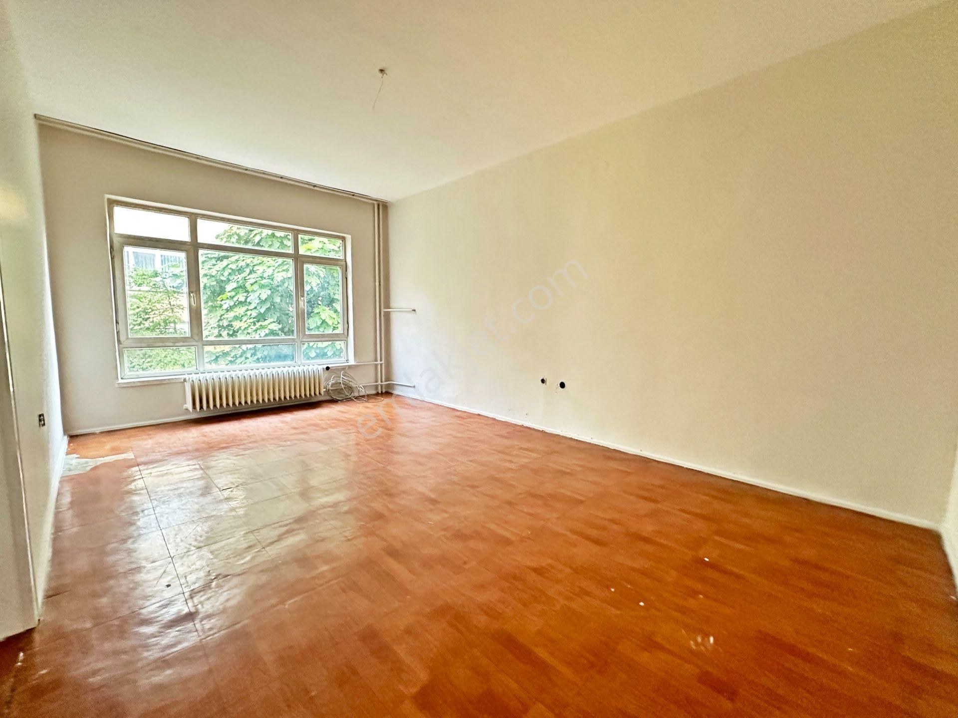 Aşağı Eğlence'de Giresun Caddesine Çok Yakın Mimarlar Sokakta Orta Katta 3+1 Yeni Boyalı Balkonlu! - Görsel 10