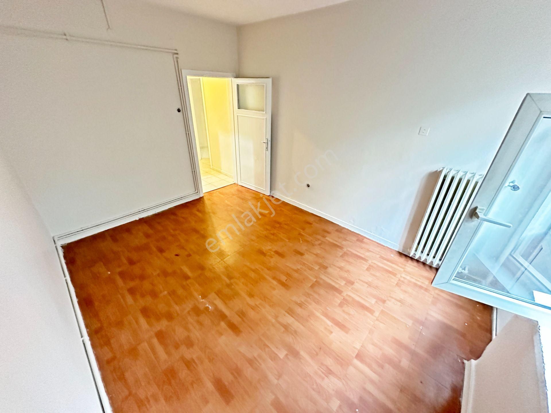 Aşağı Eğlence'de Giresun Caddesine Çok Yakın Mimarlar Sokakta Orta Katta 3+1 Yeni Boyalı Balkonlu! - Görsel 34