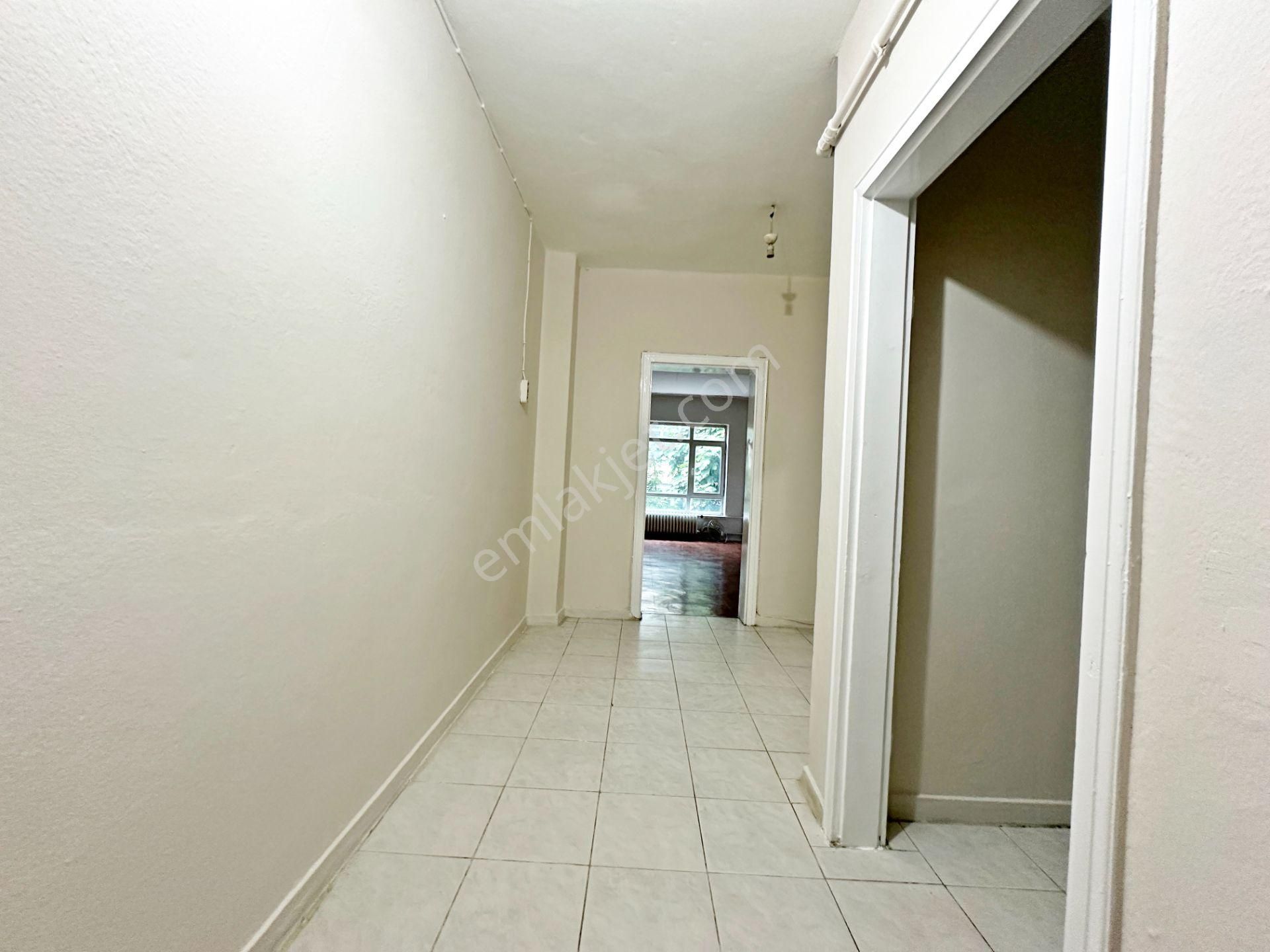 Aşağı Eğlence'de Giresun Caddesine Çok Yakın Mimarlar Sokakta Orta Katta 3+1 Yeni Boyalı Balkonlu! - Görsel 25