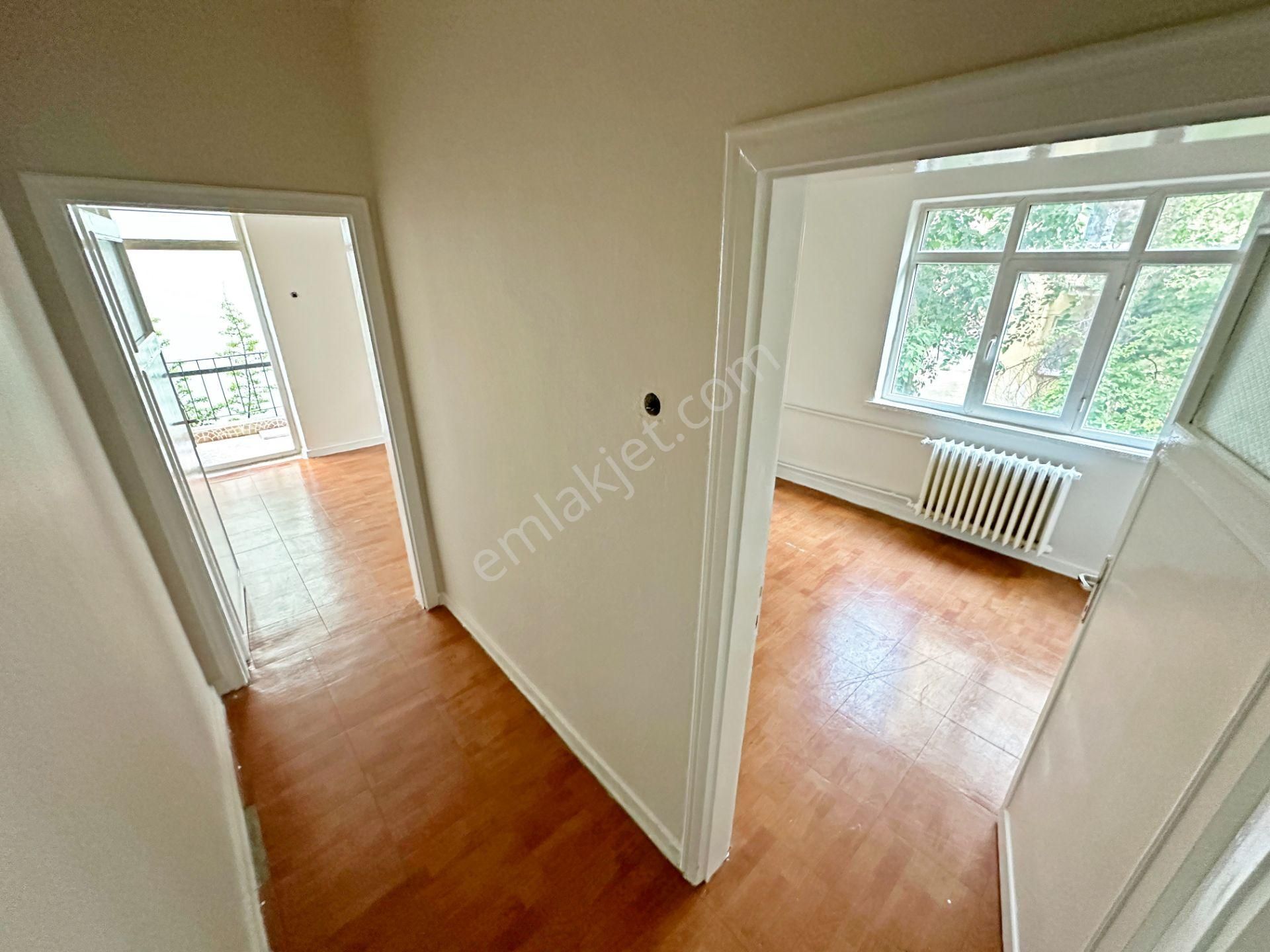 Aşağı Eğlence'de Giresun Caddesine Çok Yakın Mimarlar Sokakta Orta Katta 3+1 Yeni Boyalı Balkonlu! - Görsel 15