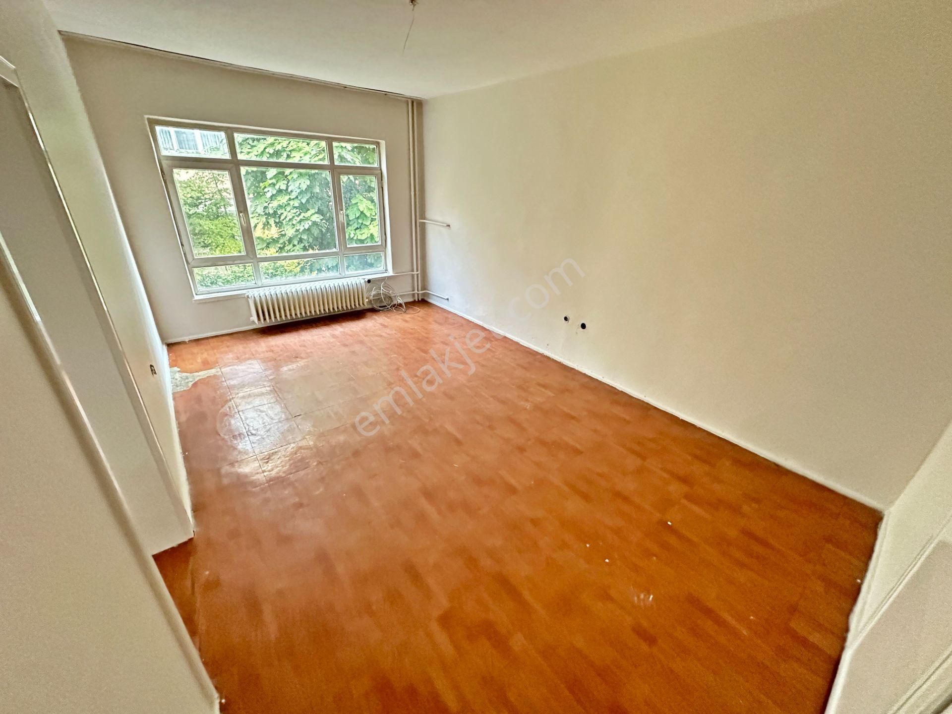 Aşağı Eğlence'de Giresun Caddesine Çok Yakın Mimarlar Sokakta Orta Katta 3+1 Yeni Boyalı Balkonlu! - Görsel 11