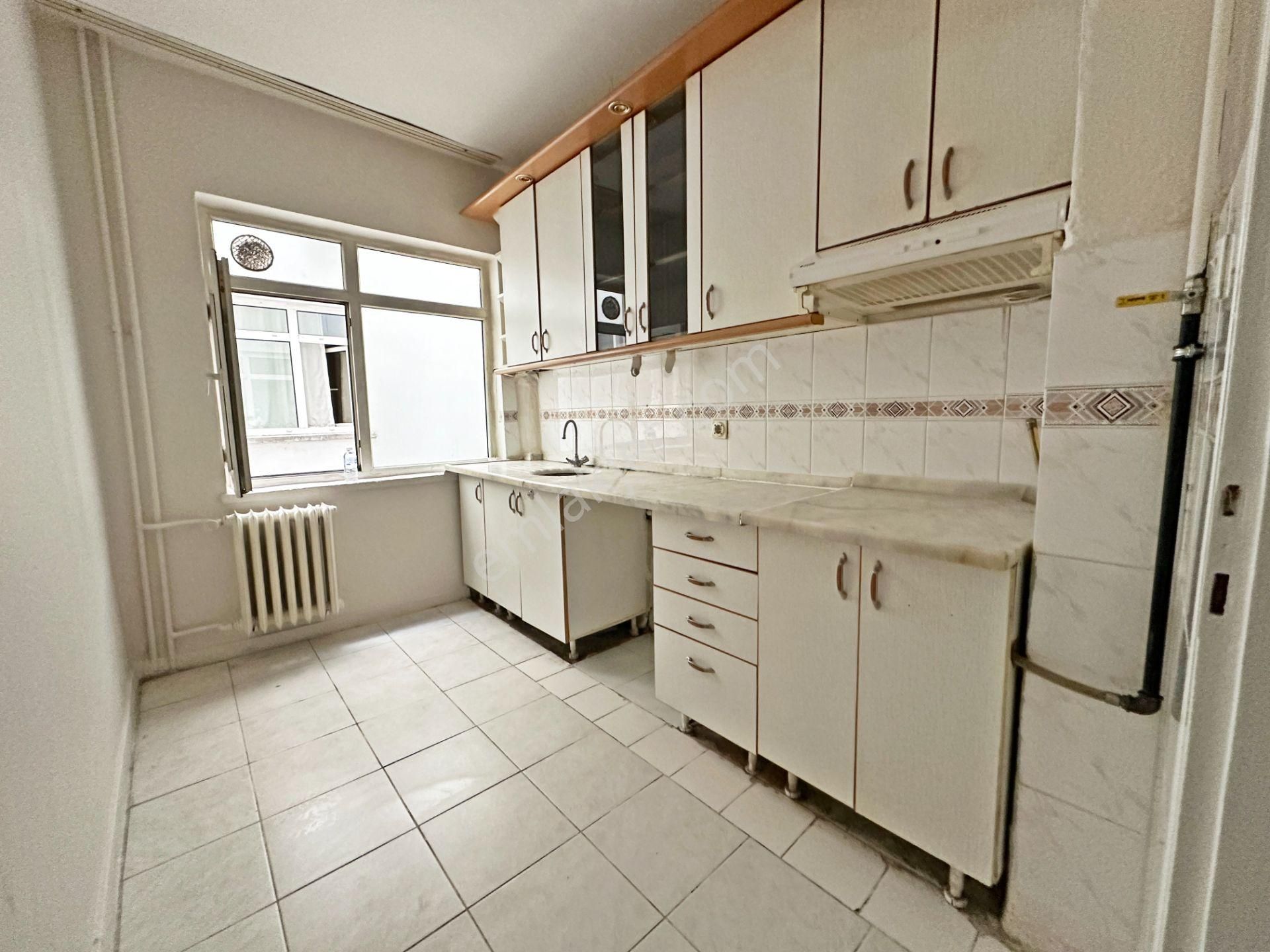 Aşağı Eğlence'de Giresun Caddesine Çok Yakın Mimarlar Sokakta Orta Katta 3+1 Yeni Boyalı Balkonlu! - Görsel 2