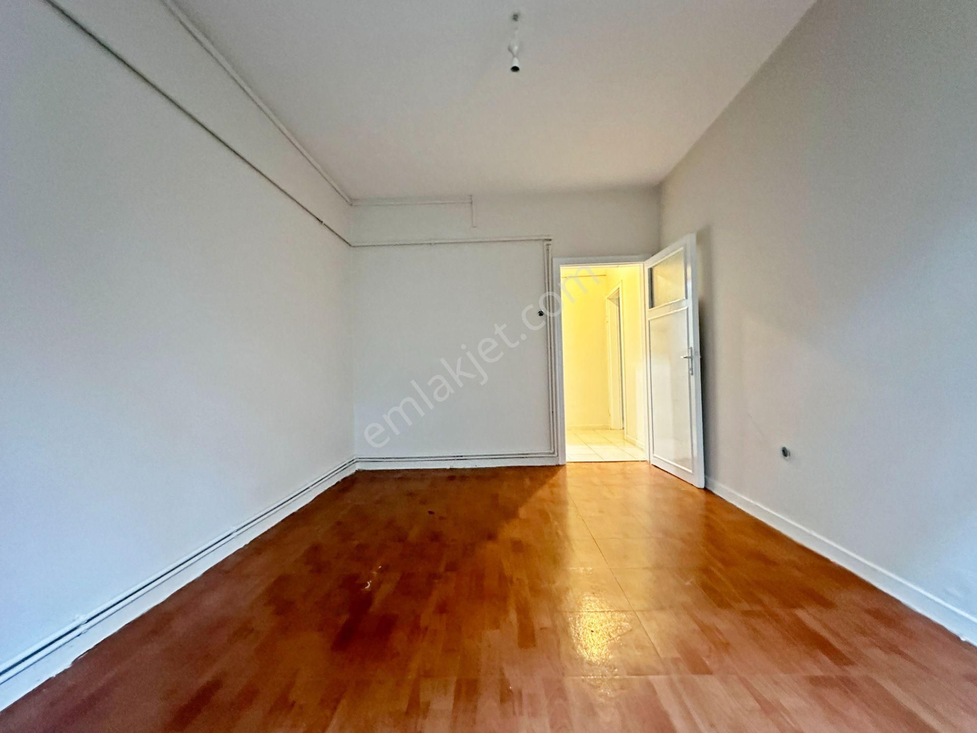 Aşağı Eğlence'de Giresun Caddesine Çok Yakın Mimarlar Sokakta Orta Katta 3+1 Yeni Boyalı Balkonlu! - Görsel 35