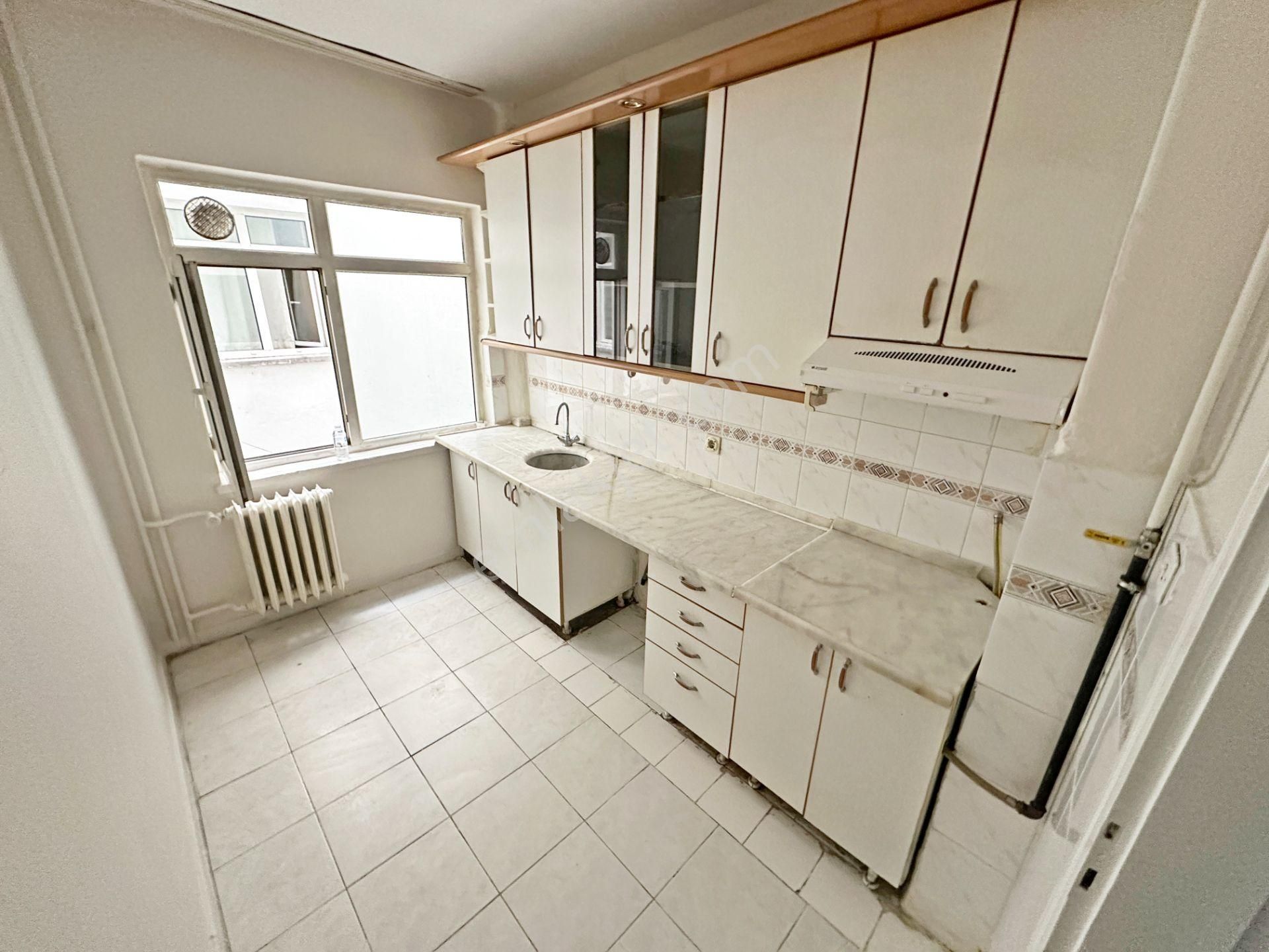 Aşağı Eğlence'de Giresun Caddesine Çok Yakın Mimarlar Sokakta Orta Katta 3+1 Yeni Boyalı Balkonlu! - Görsel 3