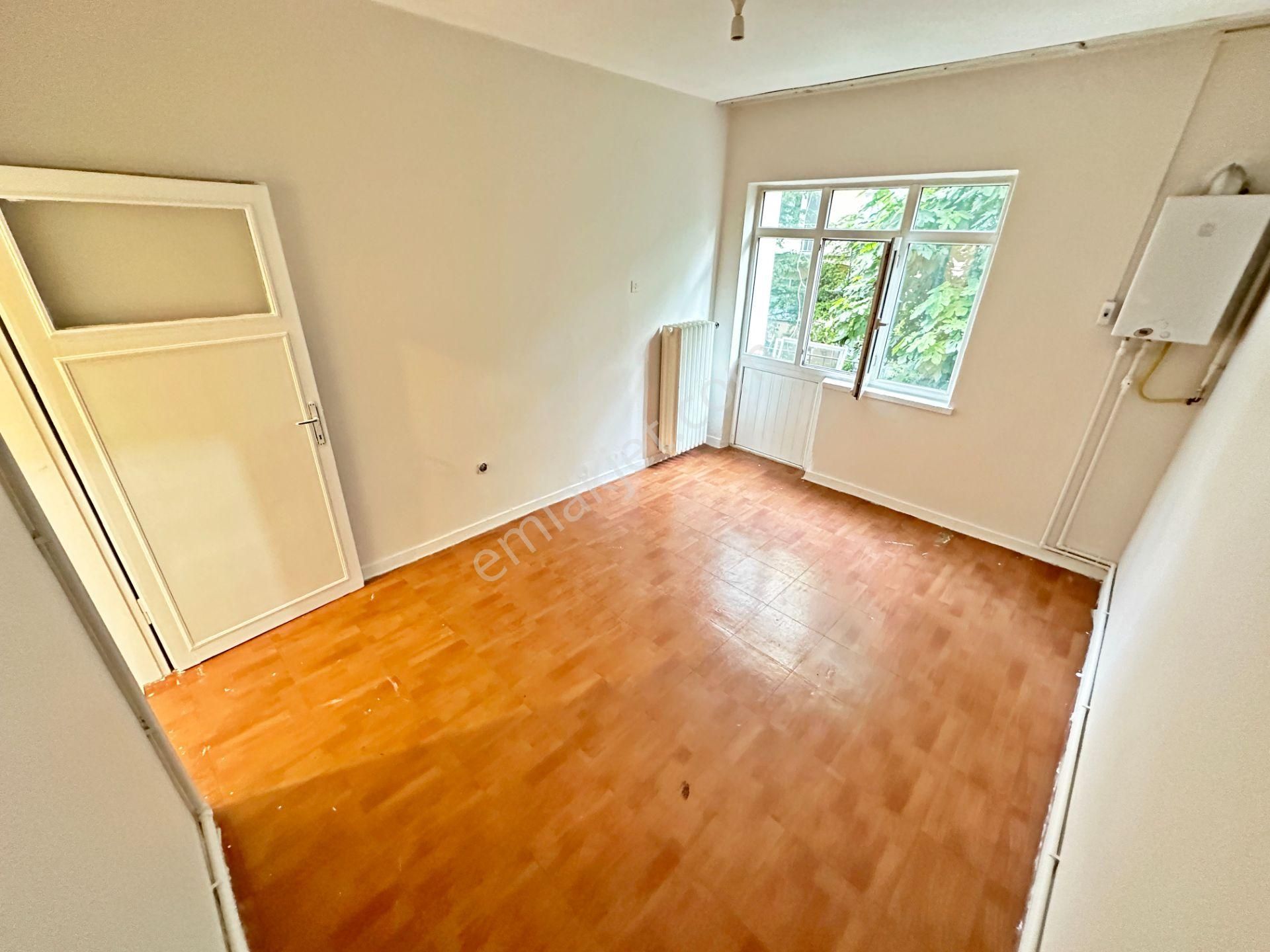 Aşağı Eğlence'de Giresun Caddesine Çok Yakın Mimarlar Sokakta Orta Katta 3+1 Yeni Boyalı Balkonlu! - Görsel 33