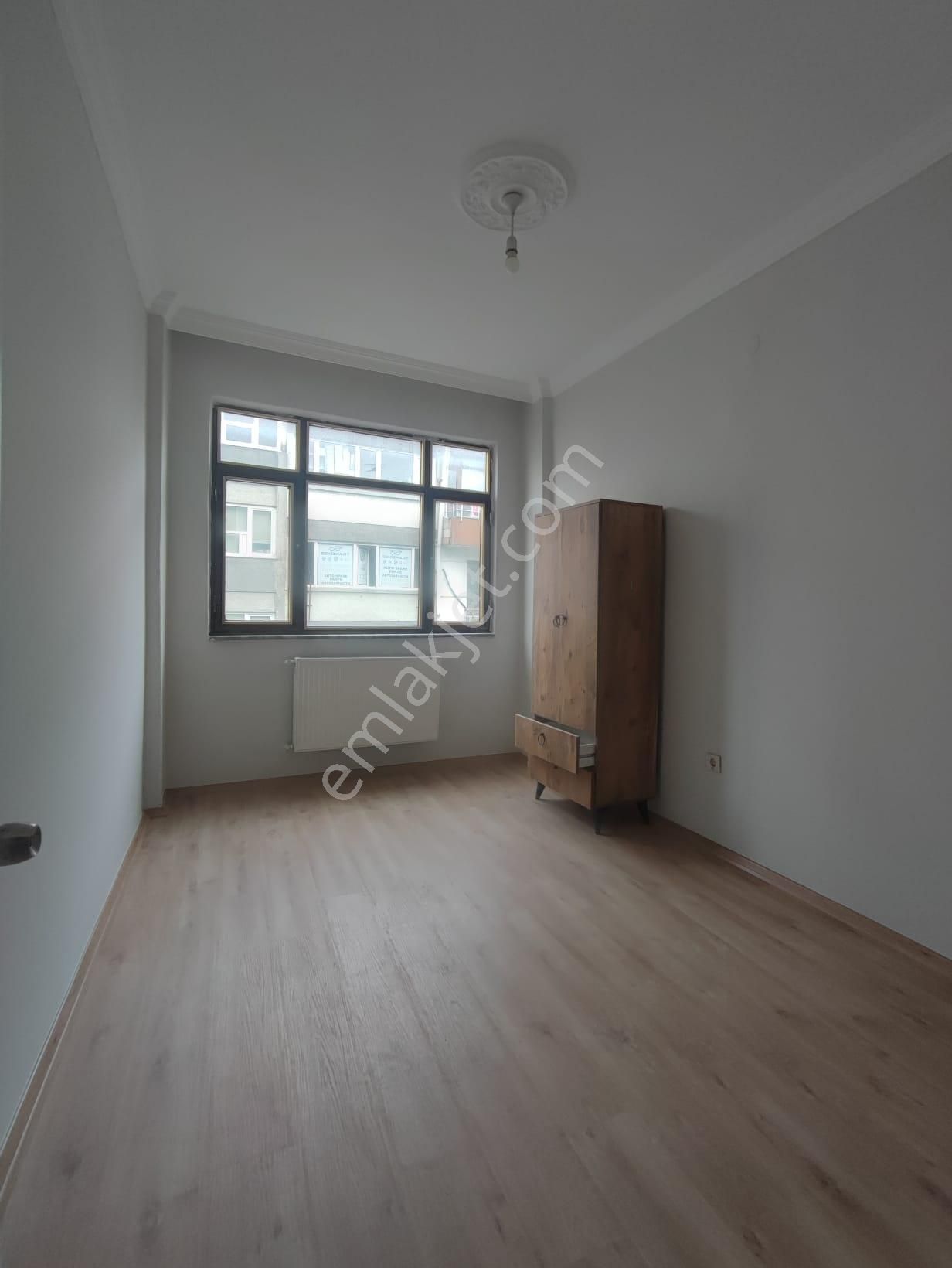 Fatih Aksaray Mahallesinde /2+1/85m2/4. Kat/ Satılık Daire