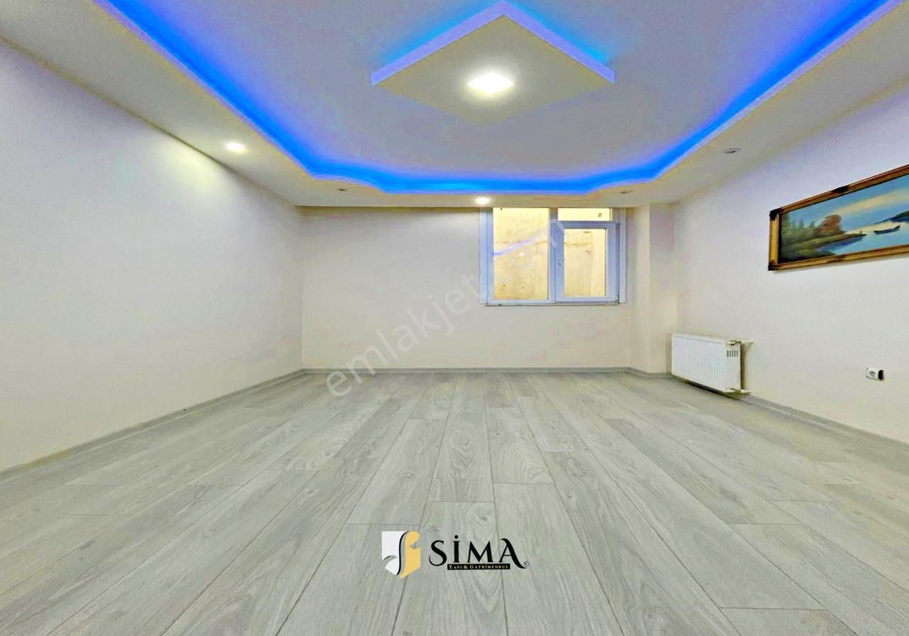 Piri Reis Mah Metrobüse 7 Dk Yürüme Mesafesinde Bahçeli 2+1 Fırsat Geniş Daire